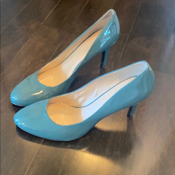 Green Heels - Picture 3 of 3